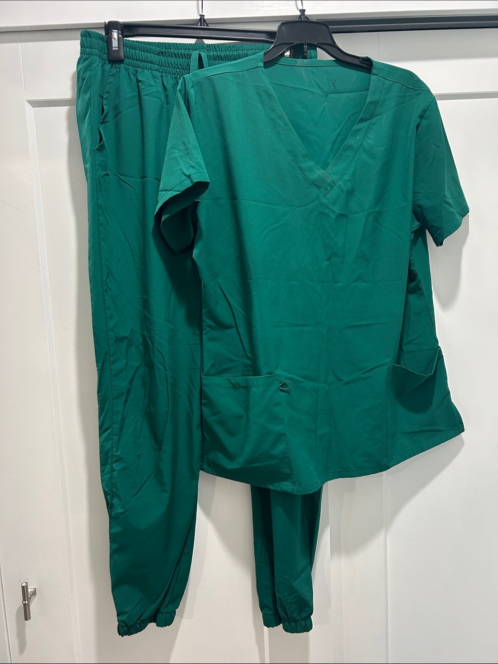 Women's Green Scrub Set - Comfortable V-Neck Top & Elastic Waist Pants